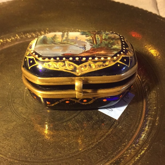 Vintage 19th century hand painted makeup/snuff box - Picture 2 of 8